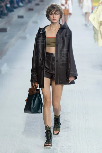 Look 7